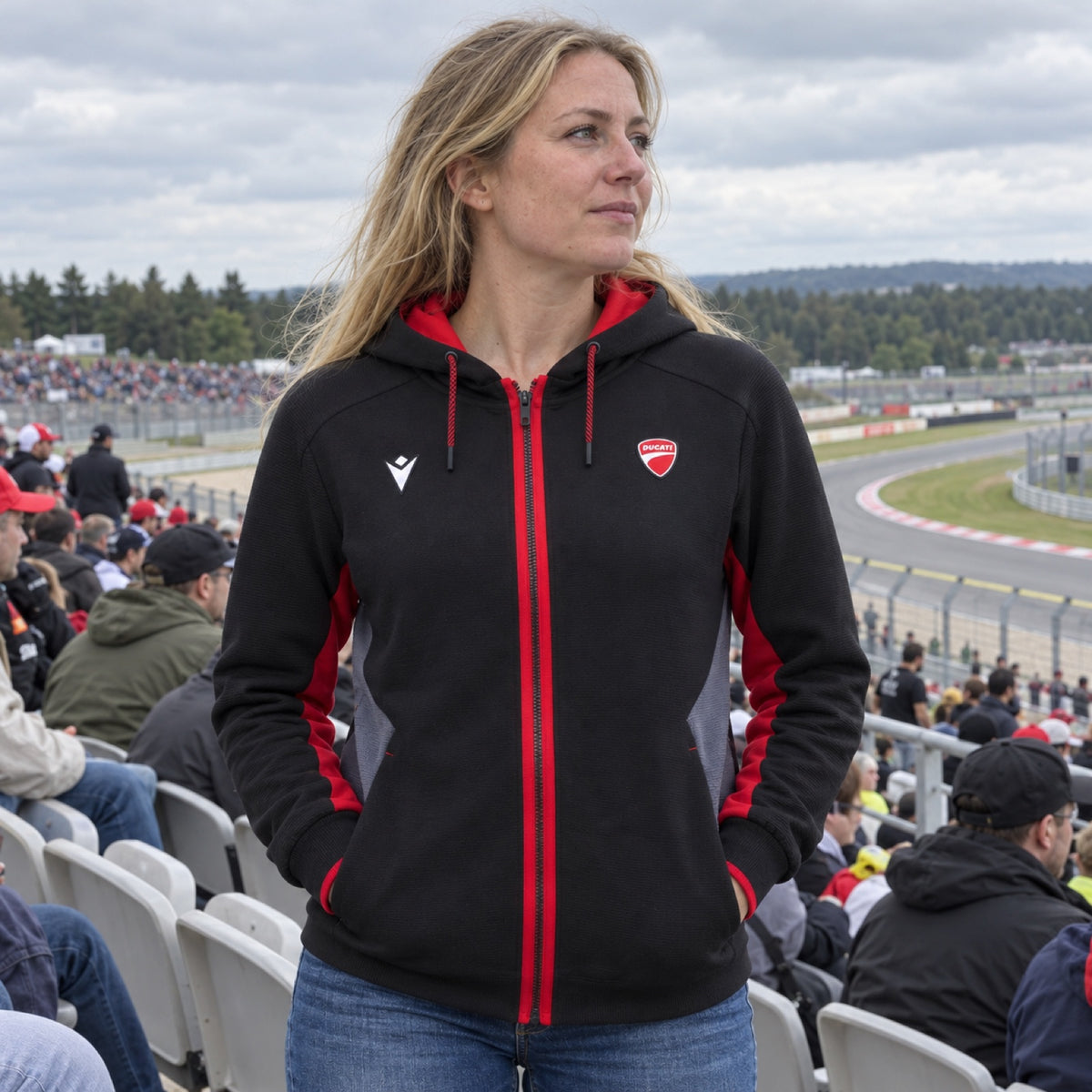 Ducati x Macron Zip Hoodie with Logo – Black – ilustrační foto 2 (AI)