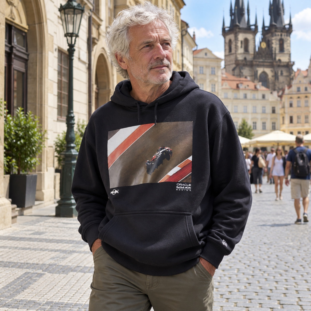 Oracle Red Bull Racing New Era Oversized Graphic Hoodie – Navy – ilustrační foto (AI)