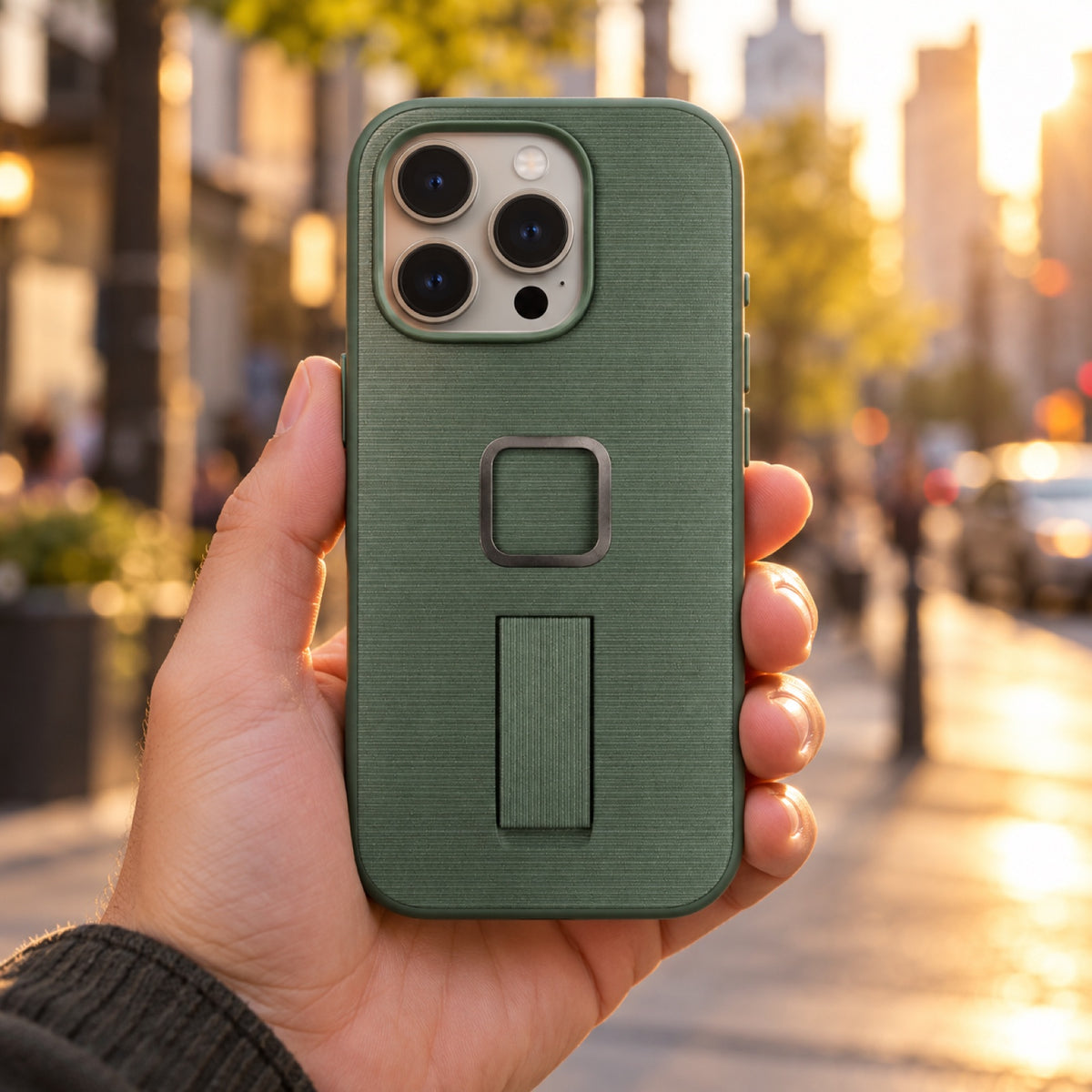 Peak Design Everyday Loop Case iPhone 16 Pro – Sage – zdjęcie poglądowe (AI)