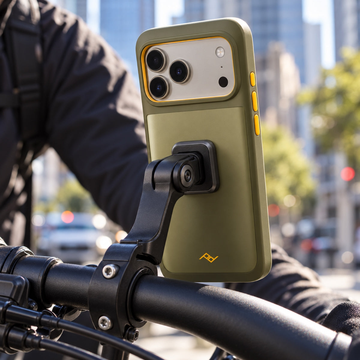 Peak Design GNAR Case – iPhone 17 Pro Max – Kelp – illustrative photo (AI)