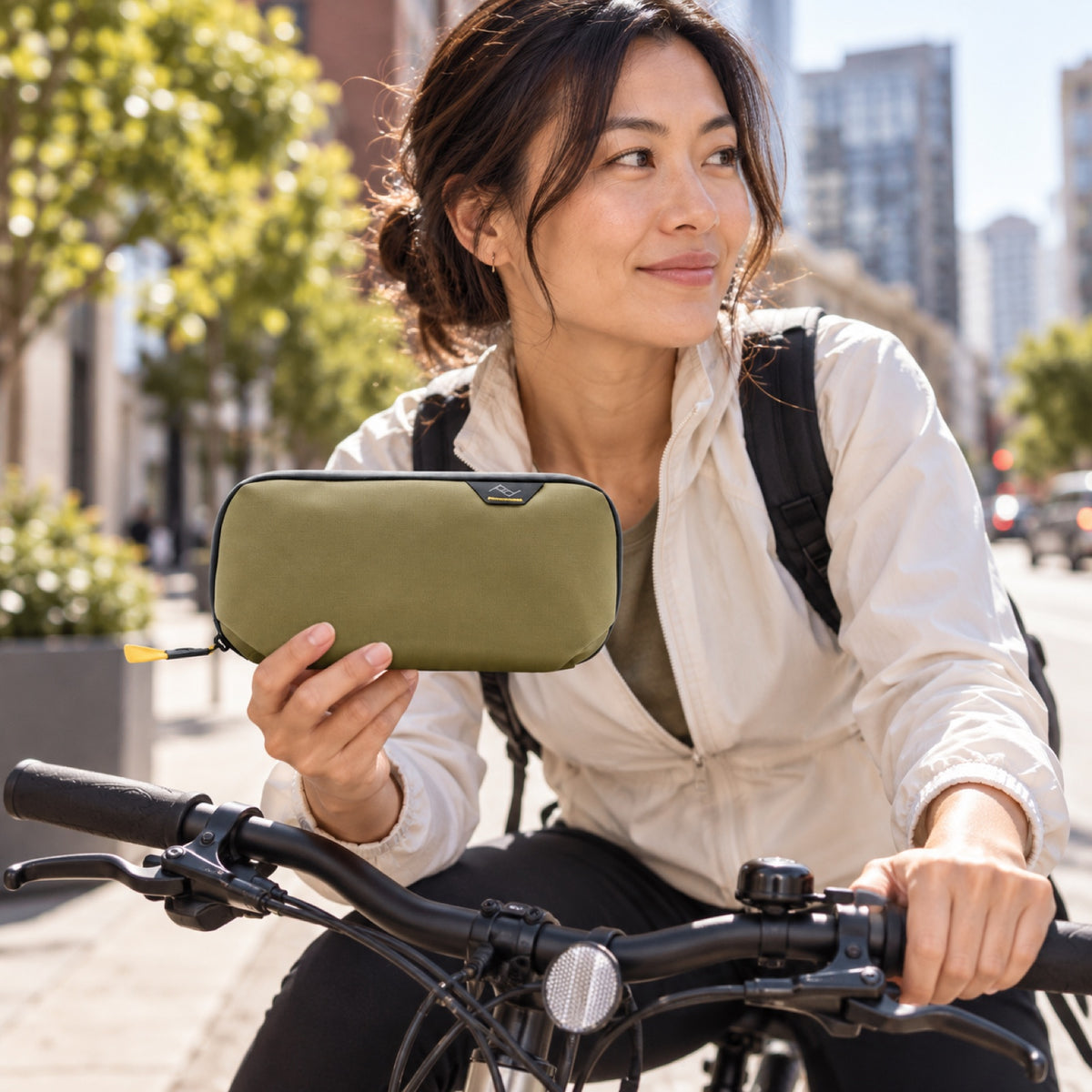 Peak Design Tech Pouch Small – Kelp – zdjęcie poglądowe (AI)
