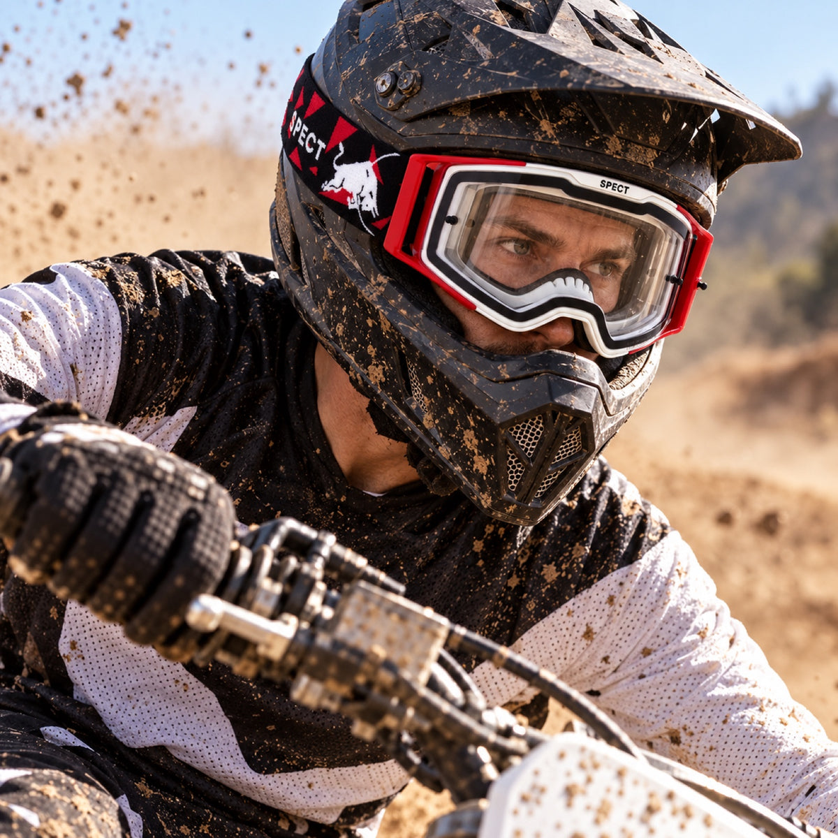 Gogle motocrossowe Red Bull Spect TORP – biało-czerwone z przezroczystą szybą – zdjęcie poglądowe (AI)