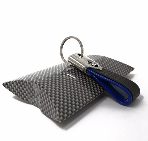 Brelok Alfa Romeo BAND carbon blu