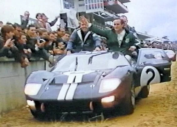 Ramka 3D PETROL ART Le Mans z modelem Ford GT40 MK II Bruce McLaren 1:43