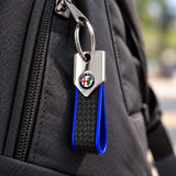Brelok Alfa Romeo BAND – Carbon Blu – zdjęcie poglądowe (AI)