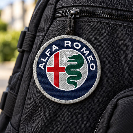 Naszywka z logo Alfa Romeo – 75 mm – zdjęcie poglądowe (AI)
