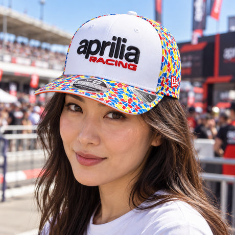 Czapka zespołowa z daszkiem Aprilia Racing – SE Barcelona – zdjęcie poglądowe (AI)