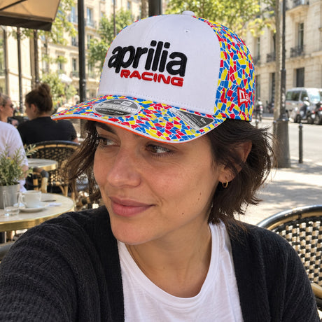 Aprilia Racing Team Cap – SE Barcelona – ilustrační foto 2 (AI)