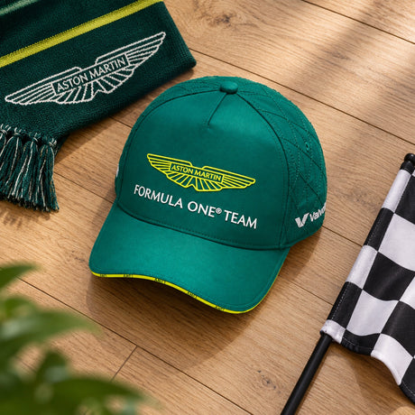 Dziecięca czapka zespołowa z daszkiem Aston Martin F1 Team – zielona – zdjęcie poglądowe (AI)