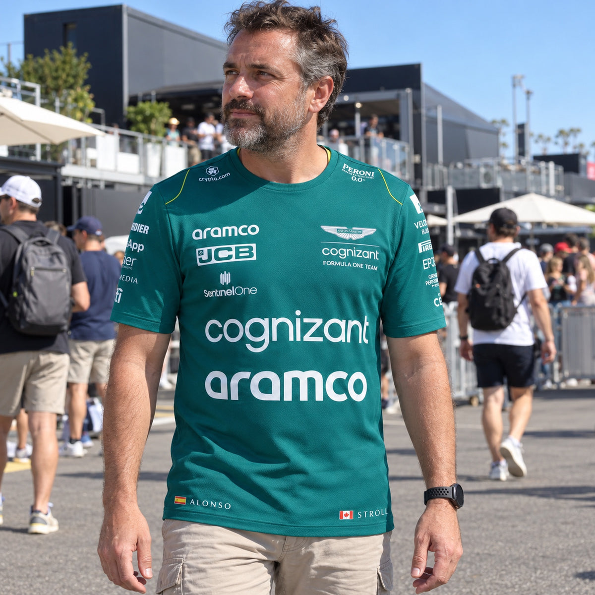 Koszulka zespołowa Aston Martin F1 Team z logo sponsorów – zdjęcie poglądowe (AI)