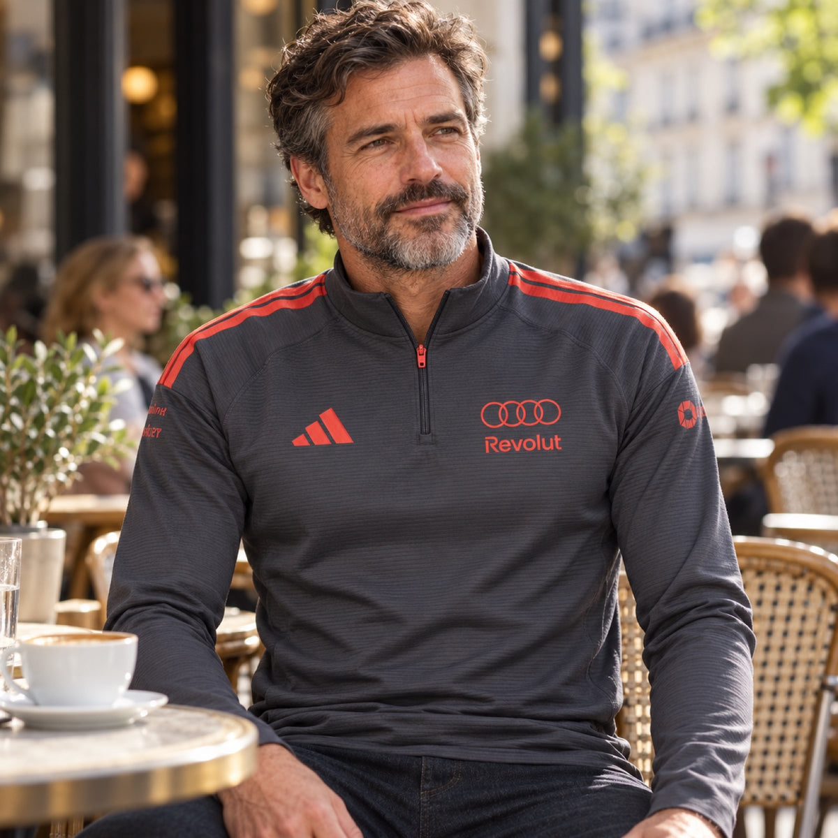 Bluza treningowa Audi Revolut F1 x Adidas z logo sponsorów – szara – zdjęcie poglądowe (AI)