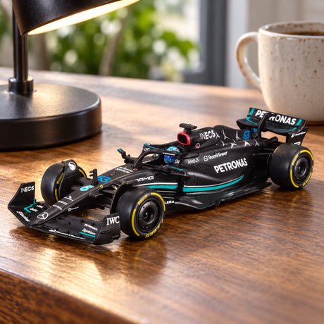 Model Bburago Mercedes-AMG PETRONAS F1 W14 #63 George Russell 2023 1:43 – Signature – zdjęcie poglądowe (AI)