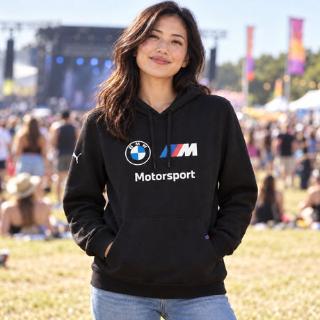 Bluza casual z kapturem BMW Motorsport z logo BMW – zdjęcie poglądowe (AI)