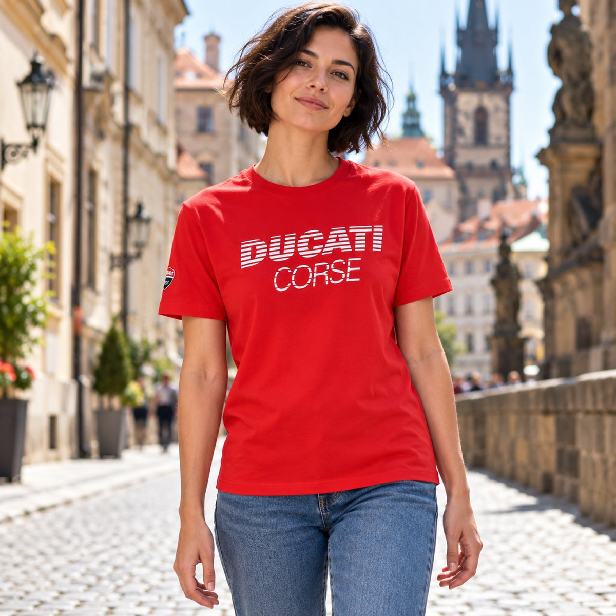 Koszulka Ducati Corse z napisem Ducati – czerwona – zdjęcie poglądowe (AI)
