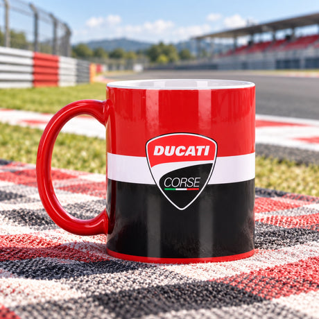 Kubek kibica Ducati Corse z logo – zdjęcie poglądowe (AI)
