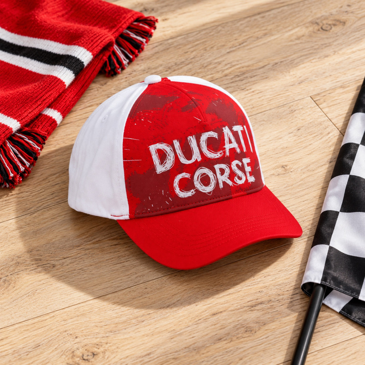 Dziecięca czapka z daszkiem Ducati Corse z logo – zdjęcie poglądowe (AI)