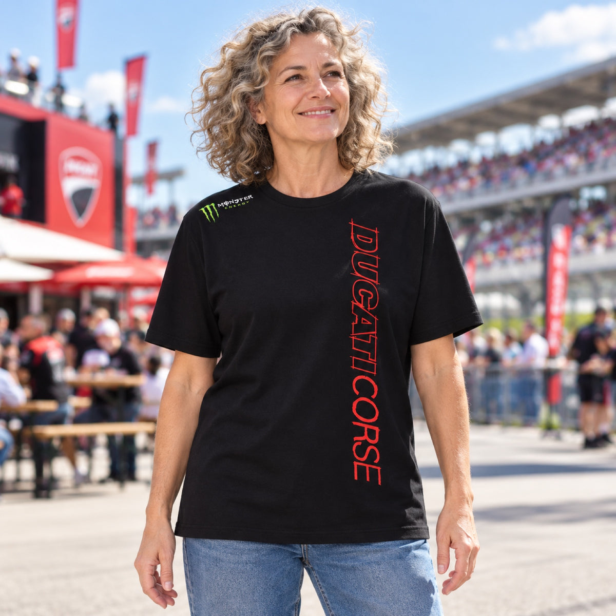 Koszulka kibica Ducati Corse z logo Monster Energy – zdjęcie poglądowe (AI)