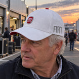 Fiat Cap with Embossed Logo Pattern – White – ilustrační foto (AI)