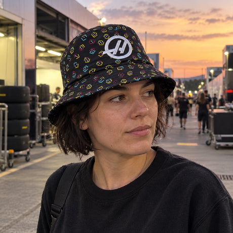 Haas F1 Team Hat – Las Vegas Special Edition – ilustrační foto 2 (AI)