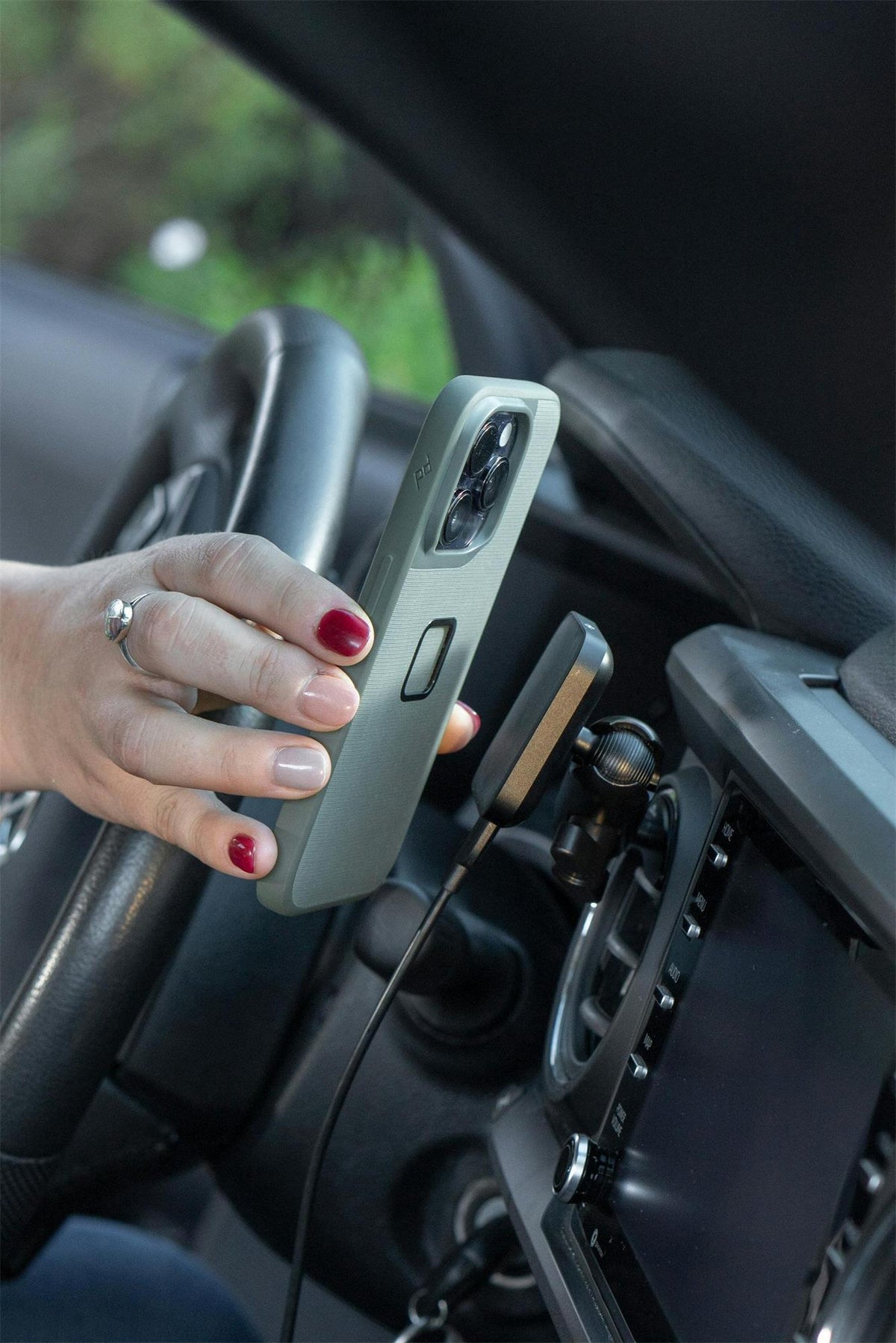 Peak Design Car Mount - 20 mm Ball Charging Adapter V2 - Black