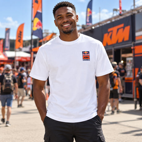 Koszulka KTM Red Bull z logo KTM – biała – zdjęcie poglądowe (AI)