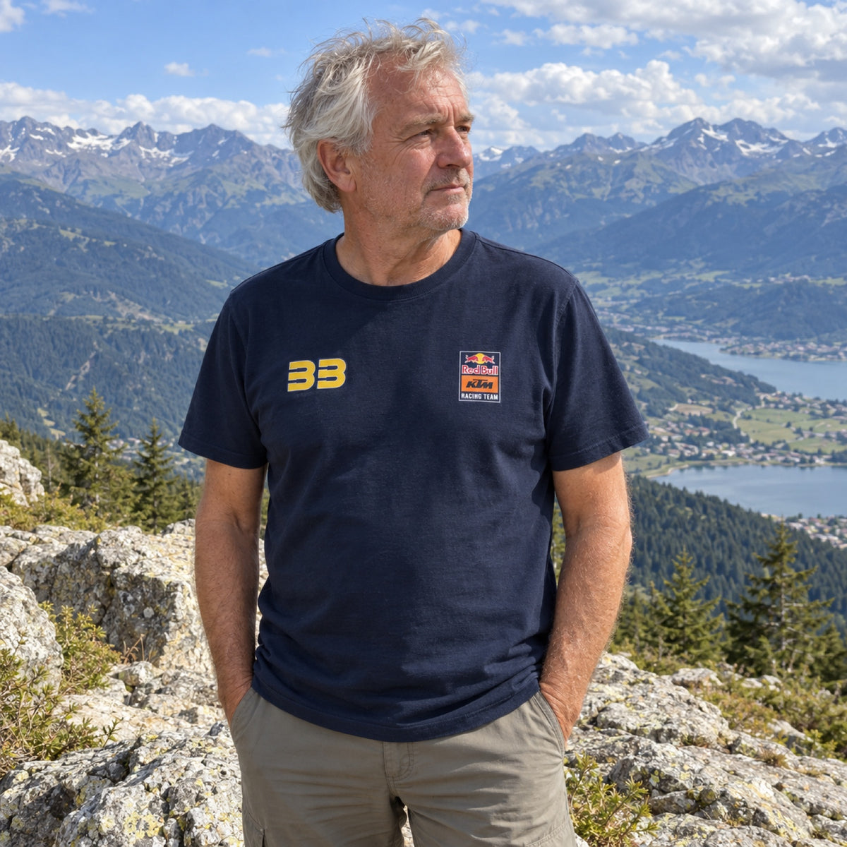 Koszulka kibica KTM Red Bull Racing Brad Binder – zdjęcie poglądowe (AI)