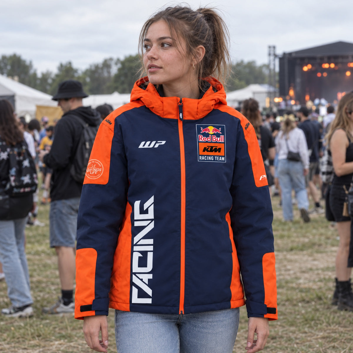 KTM Red Bull Racing Winter Team Jacket – ilustrační foto 2 (AI)