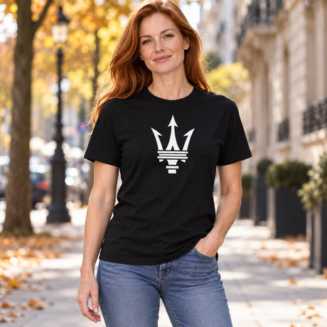 Męska koszulka Maserati z dużym logo trójzębu – czarna – zdjęcie poglądowe (AI)