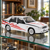 Model Alfa Romeo 75 Turbo Evoluzione – biały – zdjęcie poglądowe (AI)