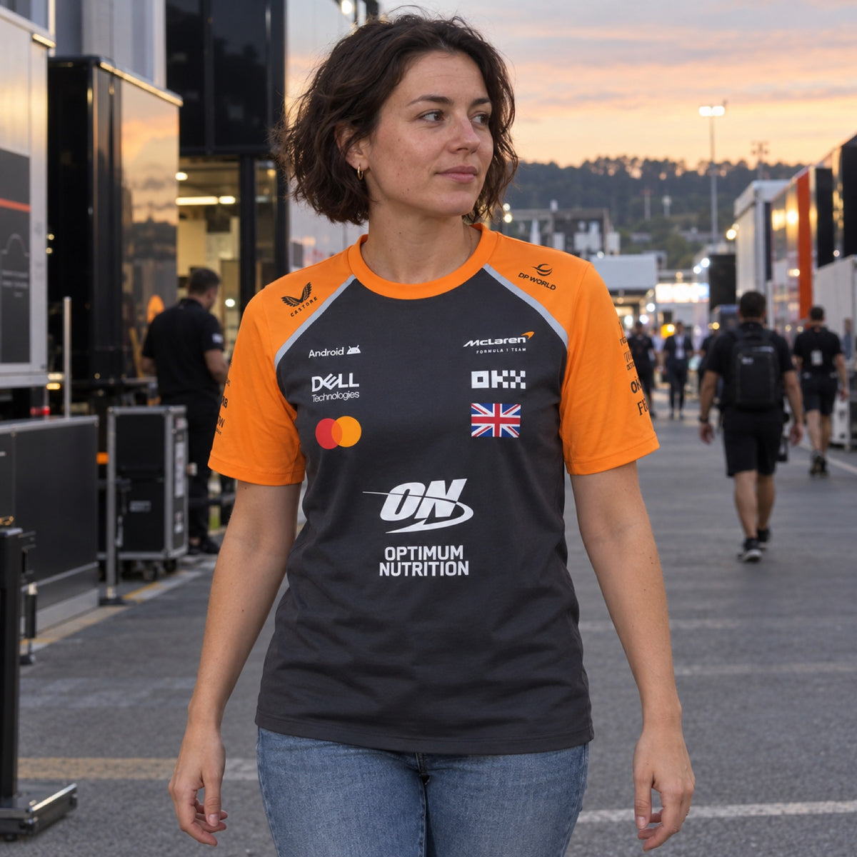 McLaren F1 Lando Norris Team T-Shirt with Sponsor Logos – Dark Grey – ilustrační foto 2 (AI)