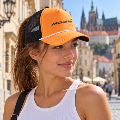 Czapka z daszkiem z siateczką McLaren F1 z logo Puma – McLaren Racing – pomarańczowa – zdjęcie poglądowe (AI)