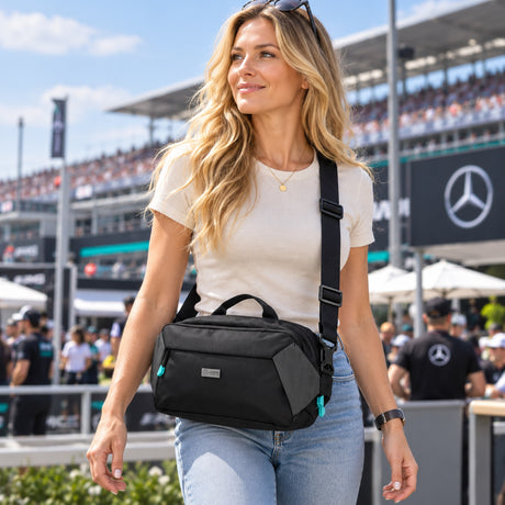 Duża torba na ramię Mercedes-AMG F1 z logo – zdjęcie poglądowe (AI)