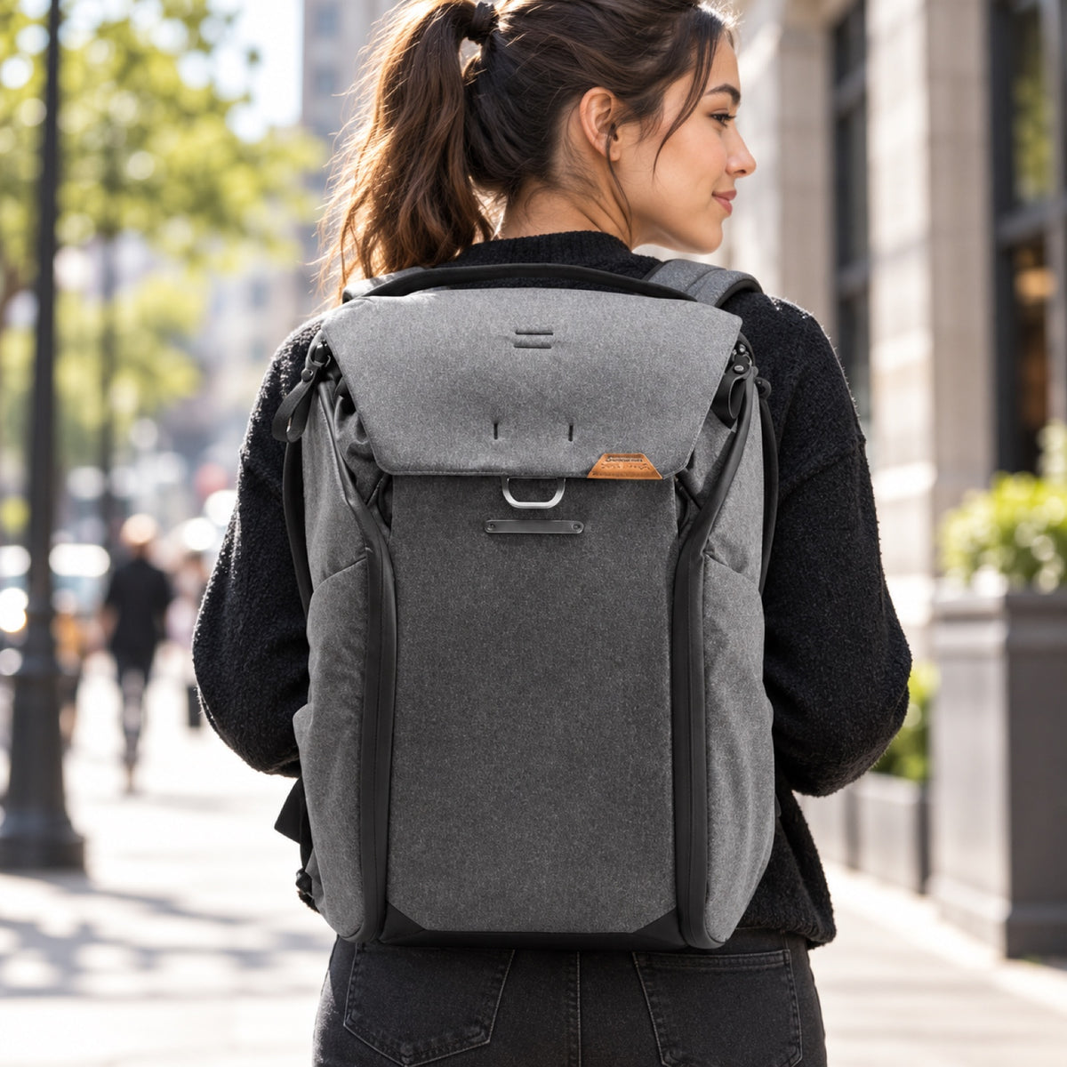 Peak Design Everyday Backpack 20L v2 – Charcoal – zdjęcie poglądowe (AI)