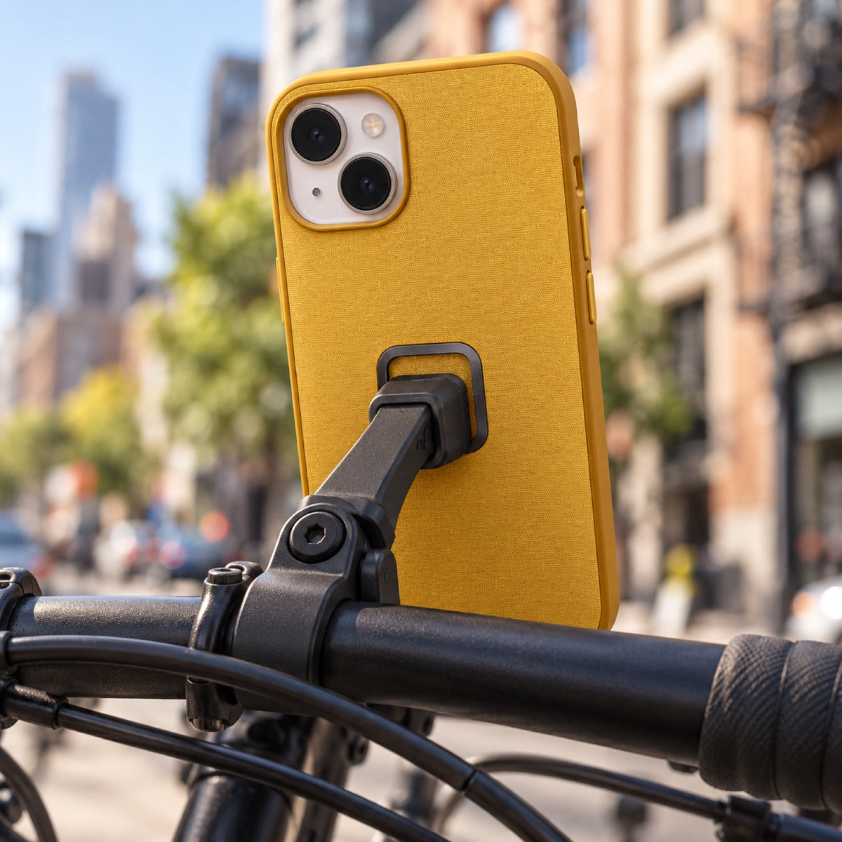 Peak Design Everyday Case iPhone 15 Plus – Sun – illustrative photo (AI)