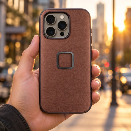 Peak Design Everyday Case iPhone 15 Pro Max v2 – Redwood – zdjęcie poglądowe (AI)