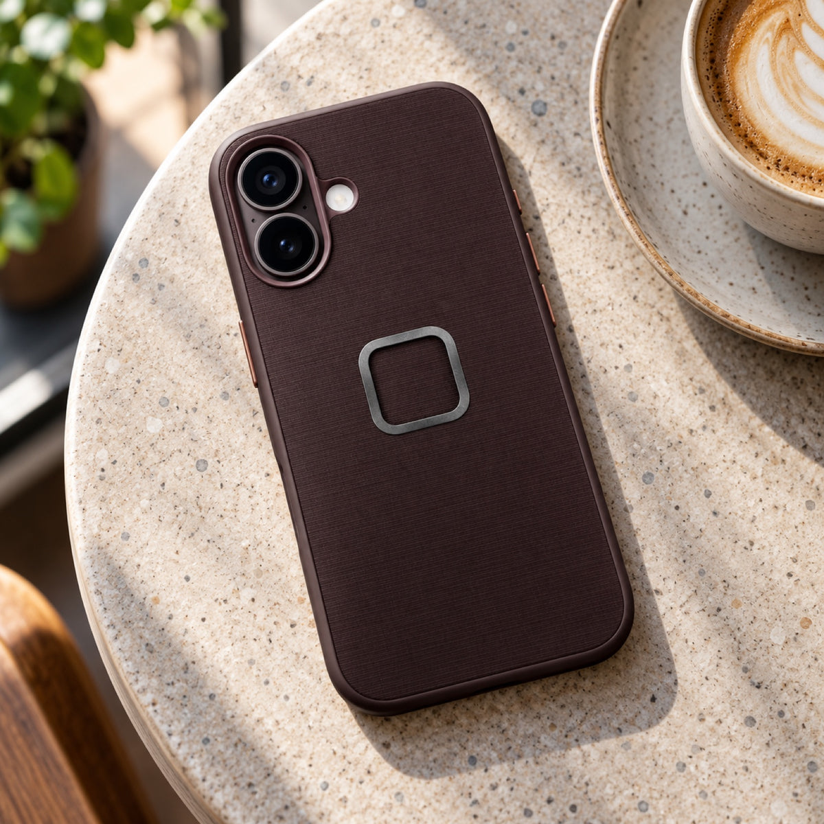 Peak Design Everyday Case – iPhone 16 Standard – Eclipse – zdjęcie poglądowe (AI)