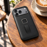 Peak Design Everyday Clarino Loop Case iPhone 17 Pro Max – Black – zdjęcie poglądowe (AI)