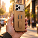Peak Design Everyday Clarino Loop Case – iPhone 17 Pro – Tan – zdjęcie poglądowe (AI)