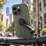 Peak Design Everyday Loop Case iPhone 15 Pro v2 – Sage – illustrative photo (AI)
