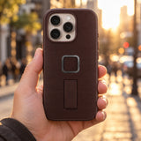 Peak Design Everyday Loop Case iPhone 16 Pro – Eclipse – illustrative photo (AI)