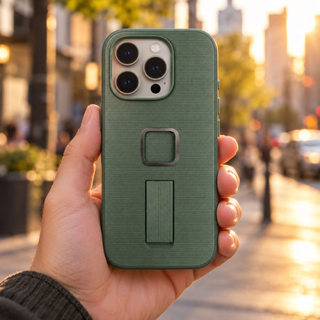 Peak Design Everyday Loop Case iPhone 16 Pro – Sage – zdjęcie poglądowe (AI)