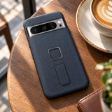 Peak Design Everyday Loop Case Google Pixel 8 Pro – Midnight – illustrative photo (AI)