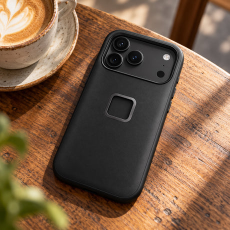 Peak Design GNAR Case – iPhone 17 Pro – Black – zdjęcie poglądowe (AI)