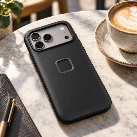 Peak Design GNAR Case – iPhone 17 Pro Max – Black – zdjęcie poglądowe (AI)