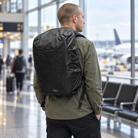 Peak Design Rain Fly 20L–30L – Black – zdjęcie poglądowe (AI)