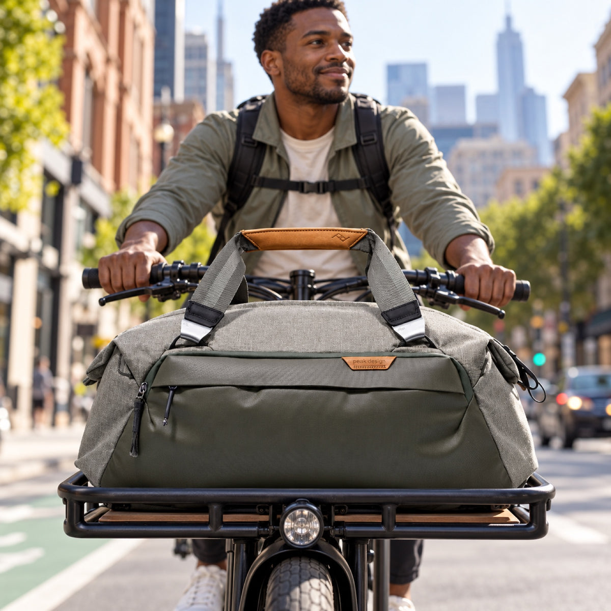 Peak Design Travel Duffel 35L v2 – Sage – zdjęcie poglądowe (AI)