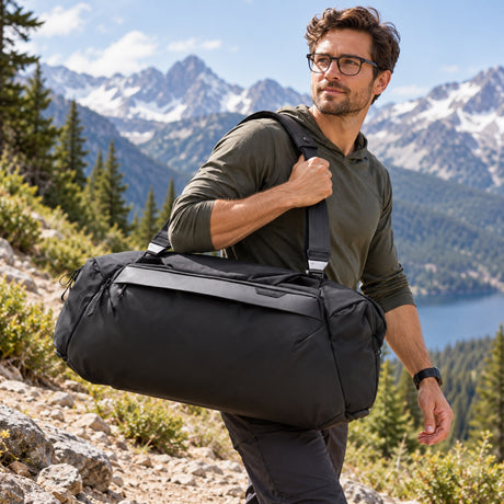 Peak Design Travel Duffel 80L – Black – illustrative photo (AI)