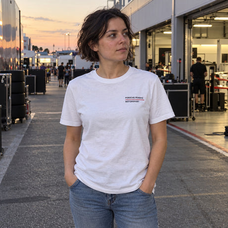 Porsche Motorsport Penske Lifestyle T-Shirt – White – ilustrační foto 2 (AI)