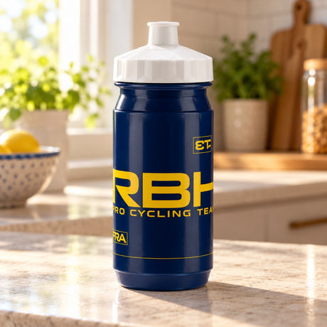 Butelka na wodę Red Bull Bora Hansgrohe – edycja Tour de France 550 ml – zdjęcie poglądowe (AI)