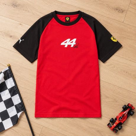 Koszulka dziecięca Lewis Hamilton Scuderia Ferrari F1 x Puma – edycja kibica – 152 cm – zdjęcie poglądowe (AI)